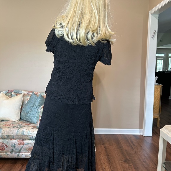 DARLING LACE & FRILLS SET IN SUPERB CONDITION - Picture 2 of 7